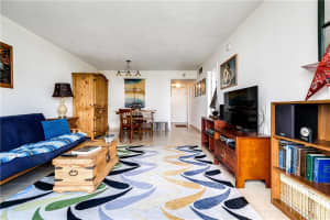 1800 N Andrews Ave   6K, Fort Lauderdale, FL 33311 Sold 10/17/22