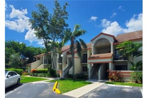 5570  Courtyard Dr   5570, Margate, FL 33063 Sold 10/27/22