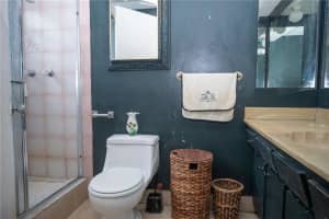 4401 NW 41   101, Lauderdale Lakes, FL 33319 Sold 11/15/22