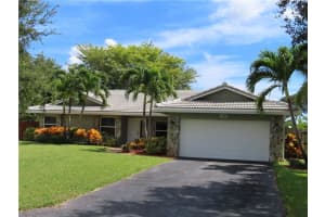 135 NW 99th Way, Coral Springs, FL 33071 Sold 11/17/22