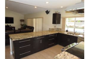 135 NW 99th Way, Coral Springs, FL 33071 Sold 11/17/22
