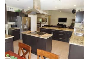 135 NW 99th Way, Coral Springs, FL 33071 Sold 11/17/22