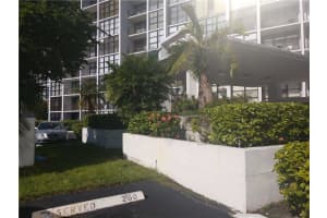 1000  Parkview Dr   920, Hallandale Beach, FL 33009 Sold 11/04/22