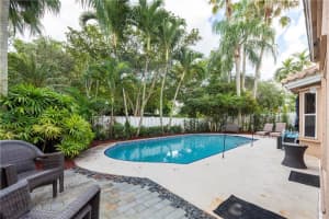 9572 NW 9th Ct, Plantation, FL 33324 Sold 10/27/22