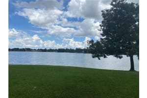 18861 NW 63rd Ct, Hialeah, FL 33015 Sold 11/14/22