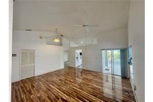 462 SE 20th Dr, Homestead, FL 33033, Sold 10/19/22