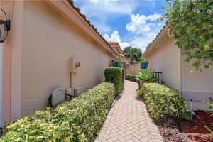 5100  Pelican Cove Dr, Boynton Beach, FL 33437 Sold 12/01/22