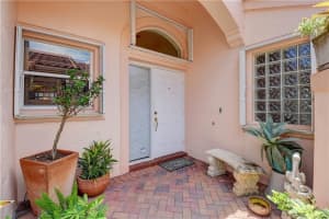 5100  Pelican Cove Dr, Boynton Beach, FL 33437 Sold 12/01/22