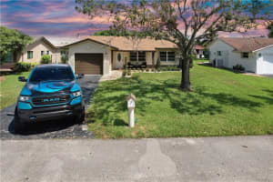 9801 NW 70th St, Tamarac, FL 33321 Sold 10/14/22