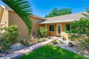 4841 SW 104th Ave, Cooper City, FL 33328 Sold 12/01/22