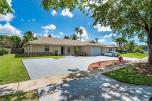 9161 NW 14th St, Plantation, FL 33322 Sold 04/14/23