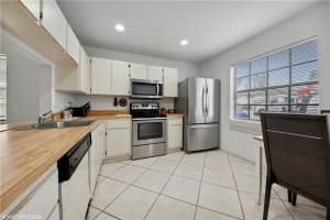 10760 NW 10th St, Pembroke Pines, FL 33026 Sold 10/26/22