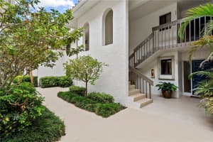 85 Pelican Pointe Dr, Delray Beach, FL 33483, Sold 04/19/23