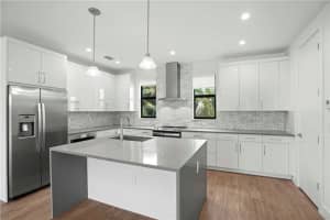 553 NE 21st Ct   2, Wilton Manors, FL 33305 Sold 12/06/22