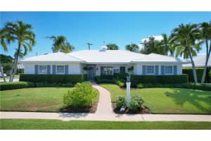 800  Hickory Ter, Boca Raton, FL 33486 Sold 01/13/23