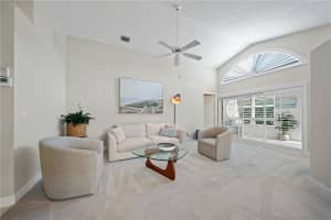 2933 SW Shinnecock Hills Ct, Palm City, FL 34990 Sold 10/26/22