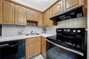 2899  Collins Ave   536, Miami Beach, FL 33140 Sold 12/29/22