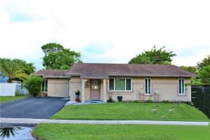 7811 NW 74th Ave, Tamarac, FL 33321 Sold 10/19/22