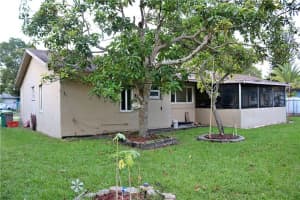 7811 NW 74th Ave, Tamarac, FL 33321 Sold 10/19/22