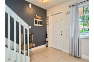 8404 NW 40th Ct, Sunrise, FL 33351 Sold 10/27/22