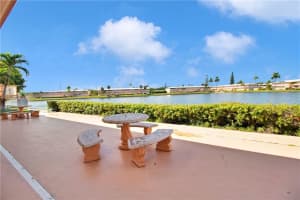 900 SW 10th Ter   10s, Hallandale Beach, FL 33009 Sold 11/14/22