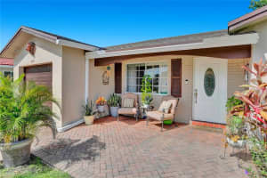 8201  NW 105th Ave, Tamarac, FL 33321 Sold 11/29/22