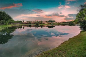 5253  Gate Lake Rd, Tamarac, FL 33319 Sold 11/15/22