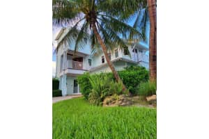 2662 SE 14th St, Pompano Beach, FL 33062 Sold 06/09/23