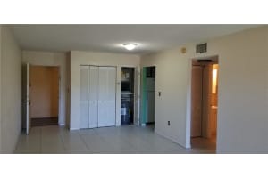 17530 NW 68th Ave, Hialeah, FL 33015, Sold 01/23/23