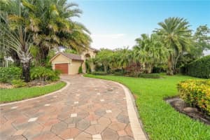 12975 SW 34th Pl, Davie, FL 33330 Sold 04/12/23