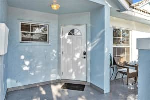 330 SE 2nd Ave   C4, Deerfield Beach, FL 33441 Sold 12/16/22