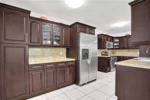 211 S 57TH WY, Hollywood, FL 33023 Sold 01/31/23