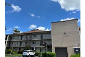 7940 NW 50th St, Lauderhill, FL 33351, Sold 12/05/22