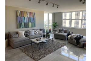 3015 N Ocean Blvd, Fort Lauderdale, FL 33308, Sold 11/07/22