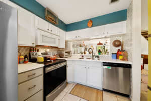 2700 S Oakland Forest Dr   307, Oakland Park, FL 33309 Sold 01/19/23