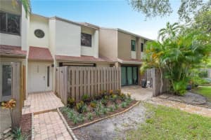 308 City View Dr, Fort Lauderdale, FL 33311, Sold 12/15/22