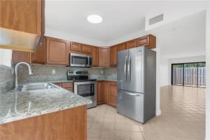 308 City View Dr, Fort Lauderdale, FL 33311, Sold 12/15/22