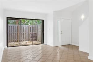 308 City View Dr, Fort Lauderdale, FL 33311, Sold 12/15/22