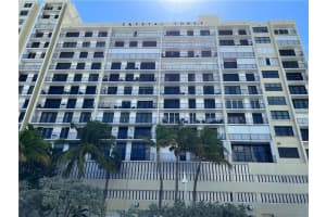 322 Buchanan St, Hollywood, FL 33019, Sold 12/28/22