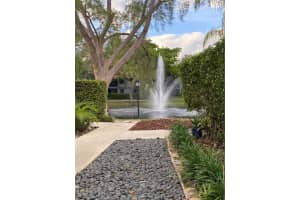 2709 S Oakland Forest Dr, Oakland Park, FL 33309, Sold 11/18/22