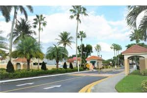 19671 NW 85th Ave, Hialeah, FL 33015, Sold 12/13/22