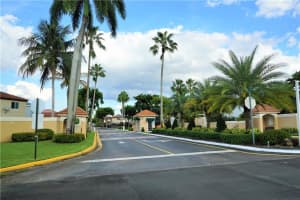 19671 NW 85th Ave, Hialeah, FL 33015, Sold 12/13/22