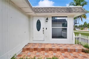 7807 NW 68th Ave, Tamarac, FL 33321 Sold 06/08/23