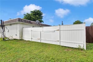 7807 NW 68th Ave, Tamarac, FL 33321 Sold 06/08/23