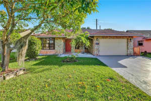 7118 NW 100th Ter, Tamarac, FL 33321 Sold 12/16/22