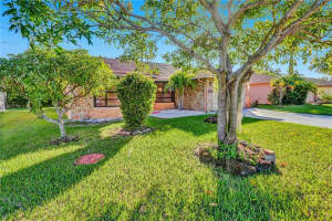 7118 NW 100th Ter, Tamarac, FL 33321 Sold 12/16/22