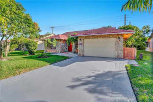 7118 NW 100th Ter, Tamarac, FL 33321 Sold 12/16/22