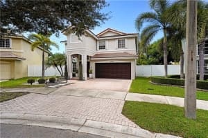 20390 SW 3rd St, Pembroke Pines, FL 33029, Sold 11/30/22
