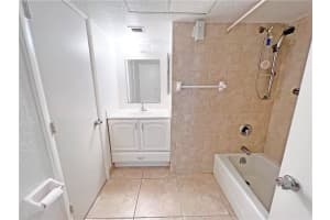 3101 Oakland Shores Dr, Oakland Park, FL 33309, Sold 11/15/22