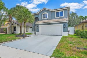 2233 NW 208th Ter, Pembroke Pines, FL 33029 Sold 01/11/23